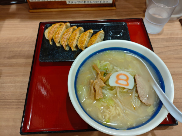 「小さな８番セット（塩）」@8番ラーメン 犀川大橋店の写真