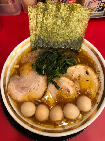 「煮豚チャーシューメン(並)、うずら」@大輝家直系 麺屋 旭の写真