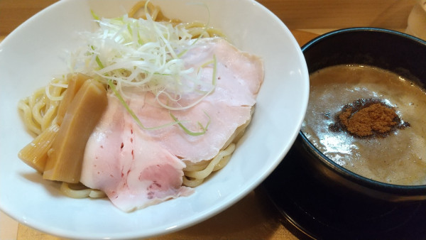 「豚骨魚介つけ麺(900円)」@濃厚つけ麺・ラーメン 八重桜の写真