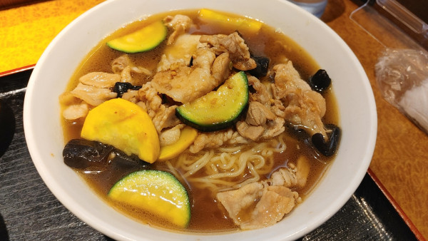 「スタミナラーメン」@中国厨房 盧山の写真