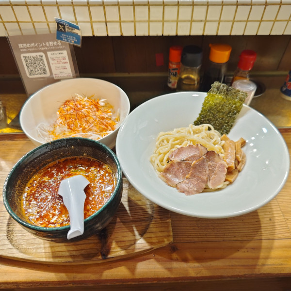 「つけ麺  背脂みそ（中辛）＋辛ネギ」@輝宗の写真