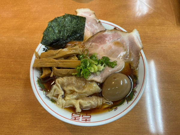 「特製醤油ラーメン」@龍聖軒の写真