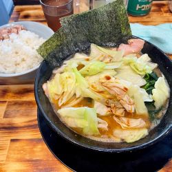 ラーメン（麺かため）＋キャベツ