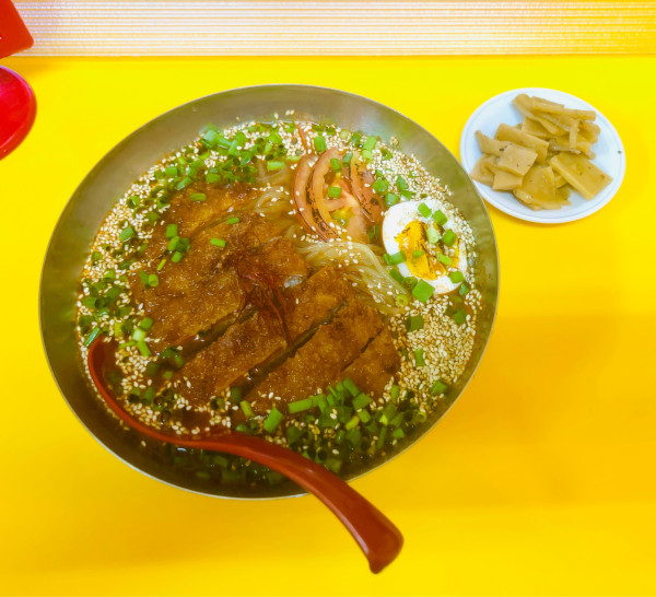 「とんかつ冷し麺 佐辛 イケメンサービス」@しょうやの写真