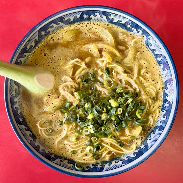 「特製カレーラーメン（800円）」@宝来軒の写真