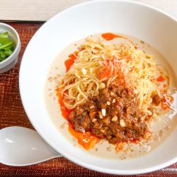 飯田商店監修「冷やし豆乳担々麺」