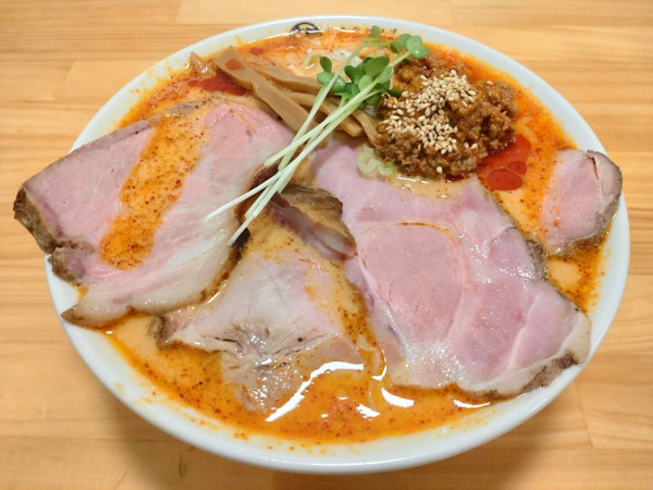 「ごまラー油ちゃーしゅーめん２種盛り　麺大盛」@一乃胡の写真