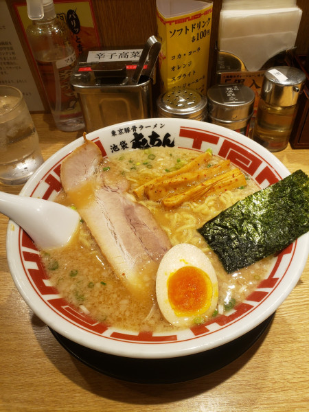 「東京豚骨ラーメン850円(無料大盛)」@屯ちん 川崎店の写真