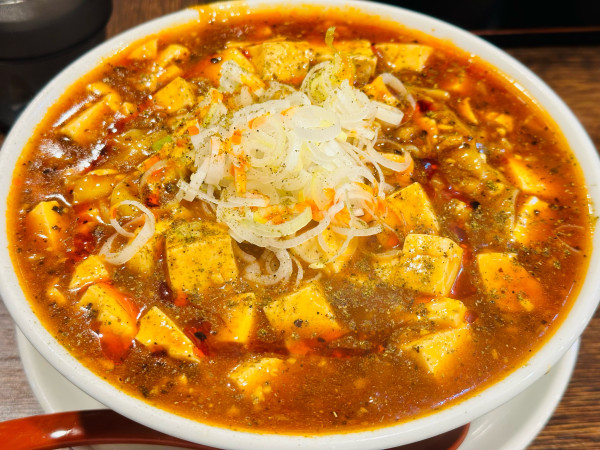 「マーボー麵 刀削麺 860円」@元祖打卤麺 香辣居 8号店の写真