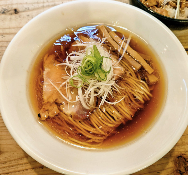 「鶏ソバ醤油＋チャーシューごはん」@The Noodles & Saloon Kiriyaの写真