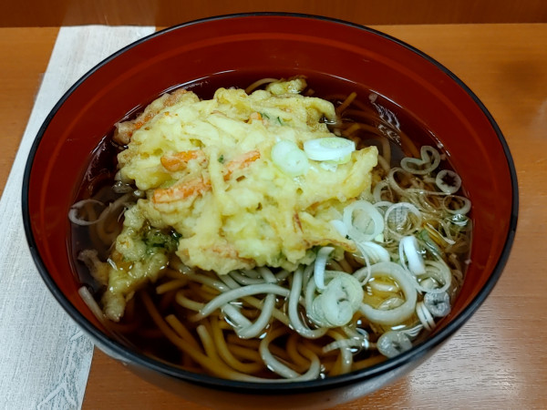 「天ぷらそば（500円）」@イーハトーブの里 新花巻店の写真