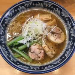 鶏そば　醤油(700円)