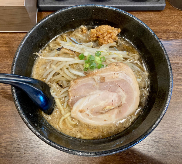 「焦がし味噌ラーメン+味付きニンニク」@焦乃香.の写真