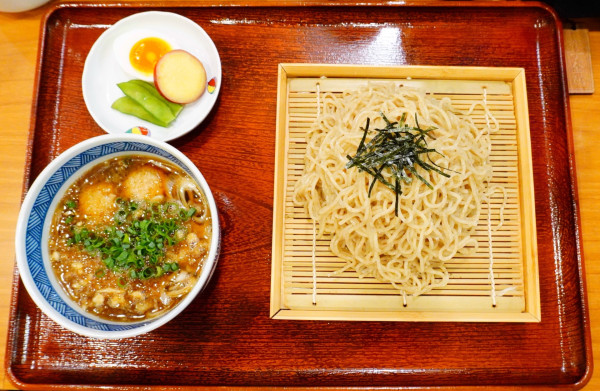 「【限定】つけたぬき（ぽんぽこ）＋大盛＋割りスープ＋赤星中瓶」@しののめヌードルの写真