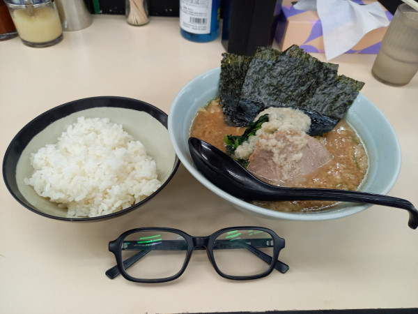 「鬼こってり並(硬め・多め)ライス無料並」@横浜家系ラーメン田中の写真