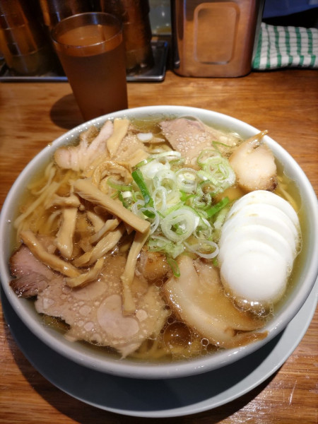 「中華そば」@えっちゃんラーメン。 田町店の写真