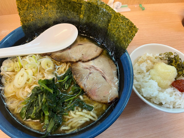 「らーめん+チャーシュー　半めし ¥1,080」@醤丸の写真