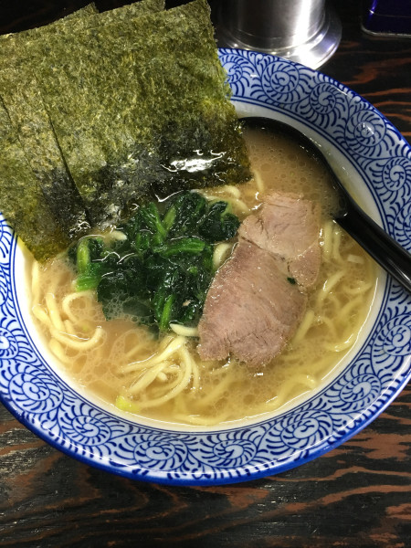 「ラーメン (690円)」@豚骨醤油 蕾の写真