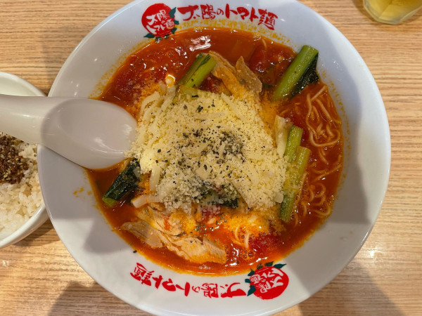 「太陽のチーズラーメン¥980ちびリゾ¥130」@太陽のトマト麺 元住吉支店の写真