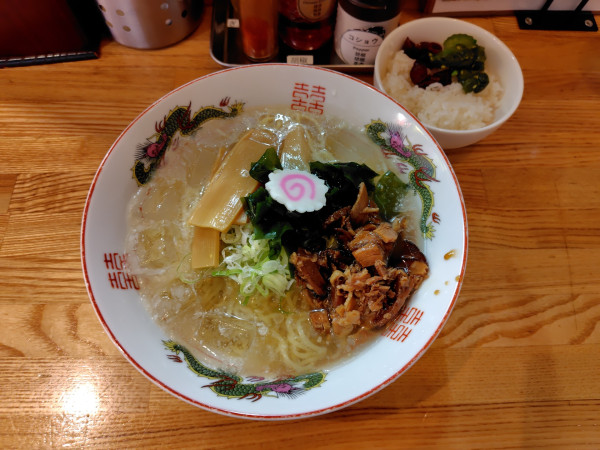 「冷やし牛骨ラーメン（期間限定）920円」@らーめんひんま 鳥取駅前サンロード店の写真