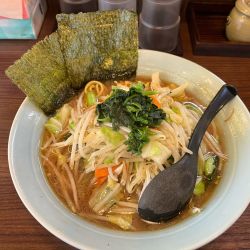 831ラーメン中盛固め1000円