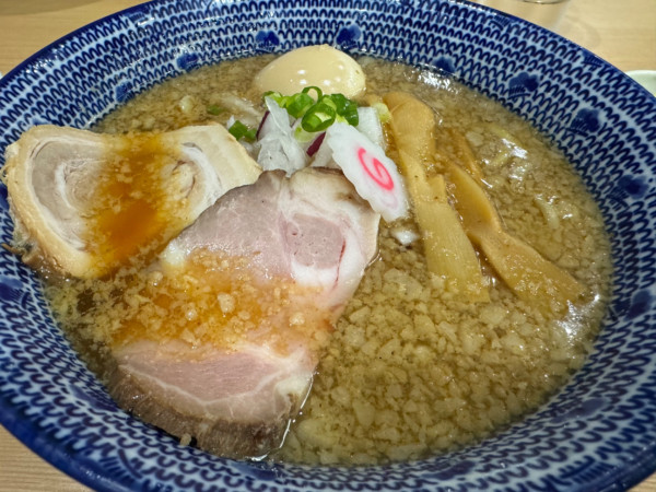 「ニボスケラーメン　味玉」@厳選煮干ラーメン 初代 にぼ助の写真