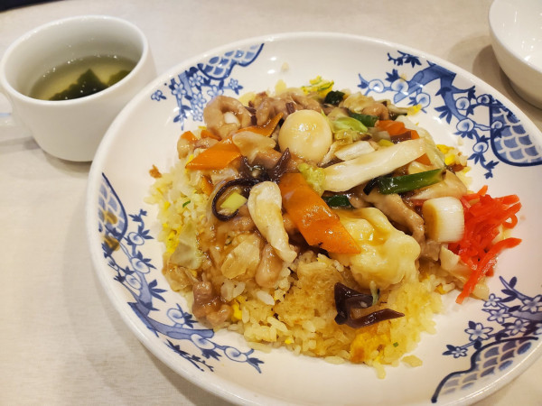 「たっぷり豚肉と野菜の旨味あんかけチャーハン」@バーミヤン みなとみらい店の写真