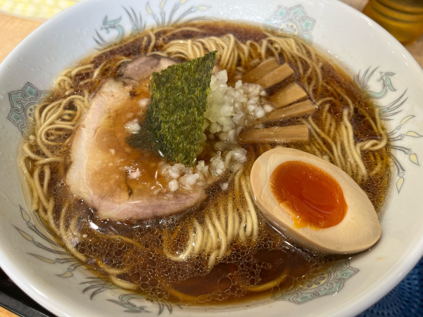 「半分味玉らーめん大盛固め860円」@中華そば つけ麺 音七の写真