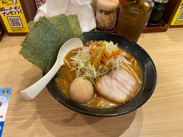 「特製赤味噌ラーメン(1010円)」@威風 三田店の写真