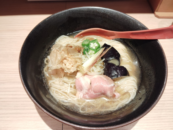 「期間限定　　鮪節と焼きあごの冷し麺　　　　1100円」@焼きあご塩らー麺 たかはし アトレ川崎店の写真