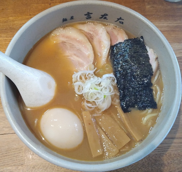 「味玉らーめん 1100円 チャーシュー 500円」@麺屋吉左右の写真