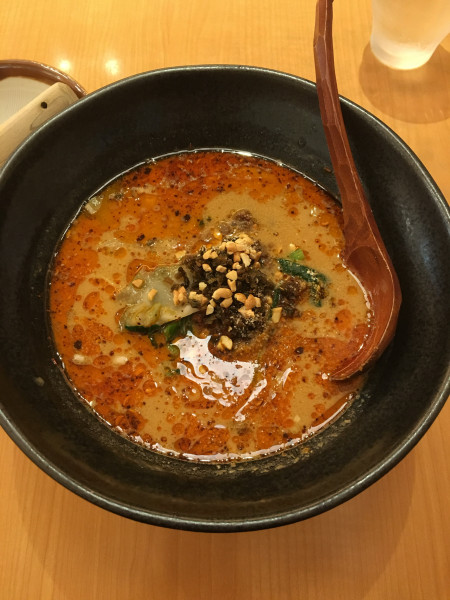 「四川担々麺(930円)」@中華麺ダイニング 鶴亀飯店の写真