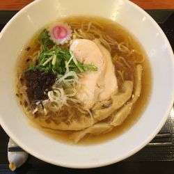 淡麗鶏そば　醤油(690円)