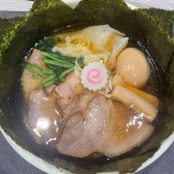 醤油全部のせら〜麺