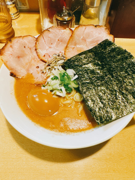 「特製濃厚煮干しラーメン」@三代目しゅうの写真