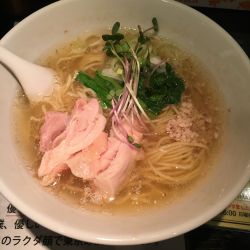 塩生姜らー麺(800円)