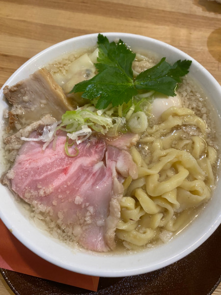 「特製背脂そば」@手打ち正麺 Hachimitsuの写真