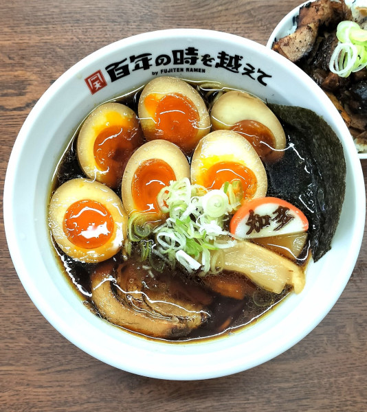 「中華そば 900円＋味玉 100円×3」@百年の時を越えての写真