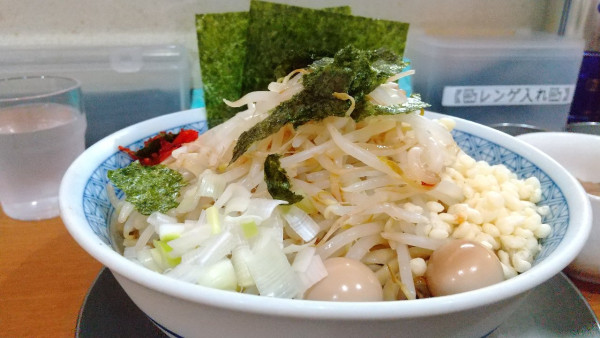 「#お蕎麦風冷たいラーメン #コーン #辛子高菜 #ニンニク #8」@ラーメン ぶぅさんの写真