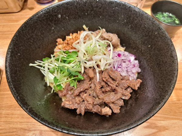 「牛まぜそば」@TOMORROW NEVER NOODLESの写真