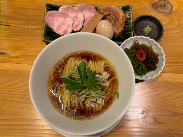 「七月限定・特製冷たい鯛煮干しらぁ麺(1300円）」@鯛骨らぁ麺 あぐらの写真