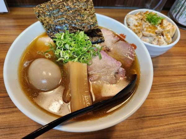 「葉月特わんたん　ニンニクごはん」@らぁめん 葉月の写真