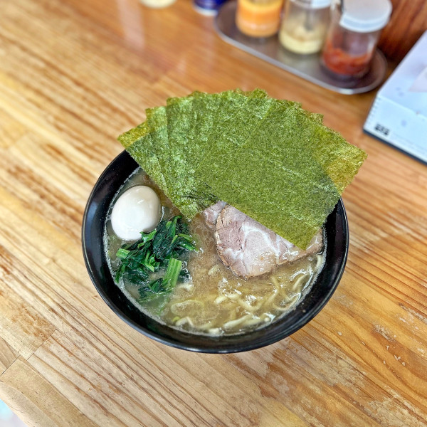 「ラーメン（海苔、チャーシュー、味玉）」@巓の写真