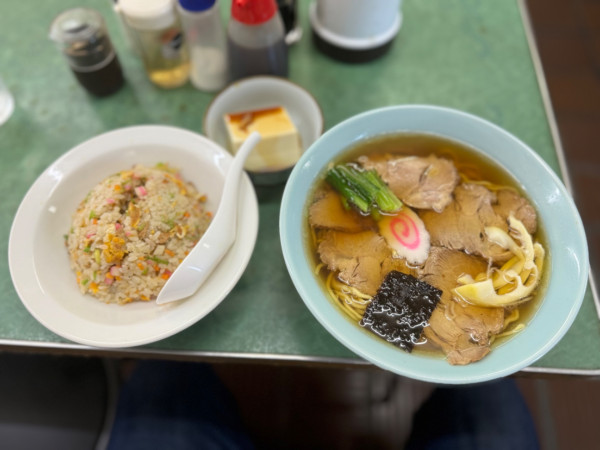 「チャーシューメン650円＋チャーハン500円」@まいこやの写真