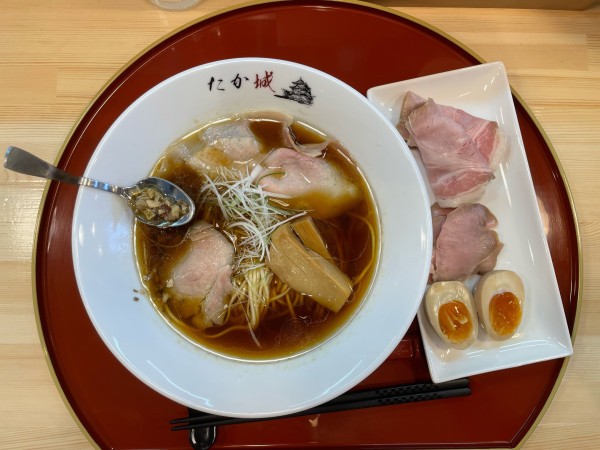 「特製　醤油中華そば（並盛）」@中華そば たか城の写真