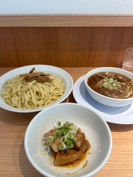 「つけ麺　大盛り　トッピングチャーシュー」@中華そば やなぎやの写真