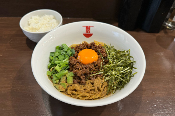 「【限定】台湾まぜそば、小ライスセット¥1000 大盛り無料」@二代目ラーメンの写真