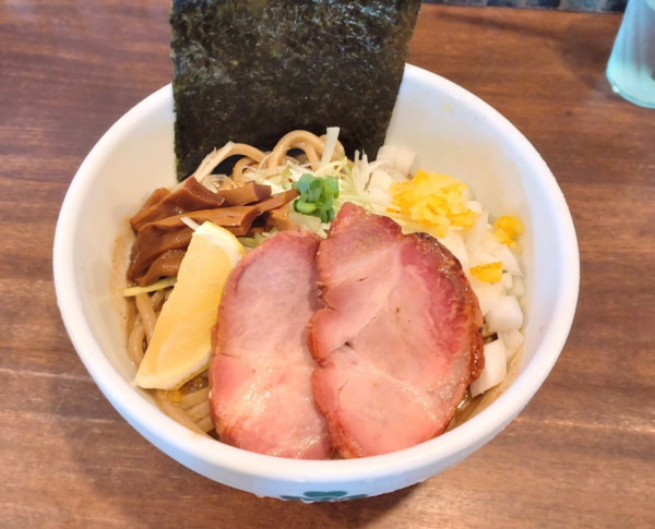 「夏季限定冷やしスッキリ蕎麦並＋ご飯」@麺屋みつば＋クローバーの写真