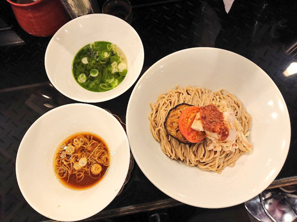 「【限定】八咫烏式昆布水つけ麺(麺300g)」@トーキョーニューミクスチャーヌードル 八咫烏 CHIKARABOの写真