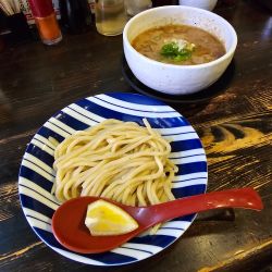 牛モツつけ麺 ハーフ